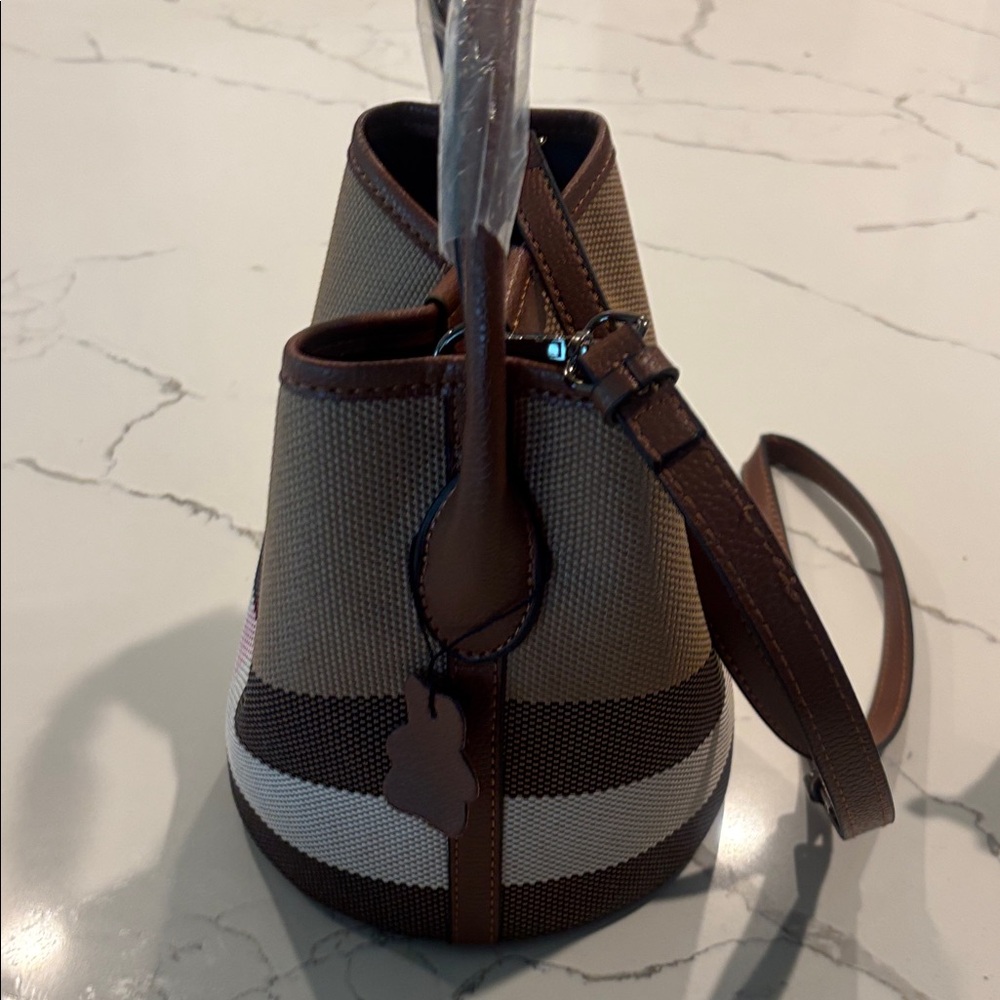 Bucket Bag Stylish Checkered Crossbody Bag with Brown Accents - Picture 9 of 16